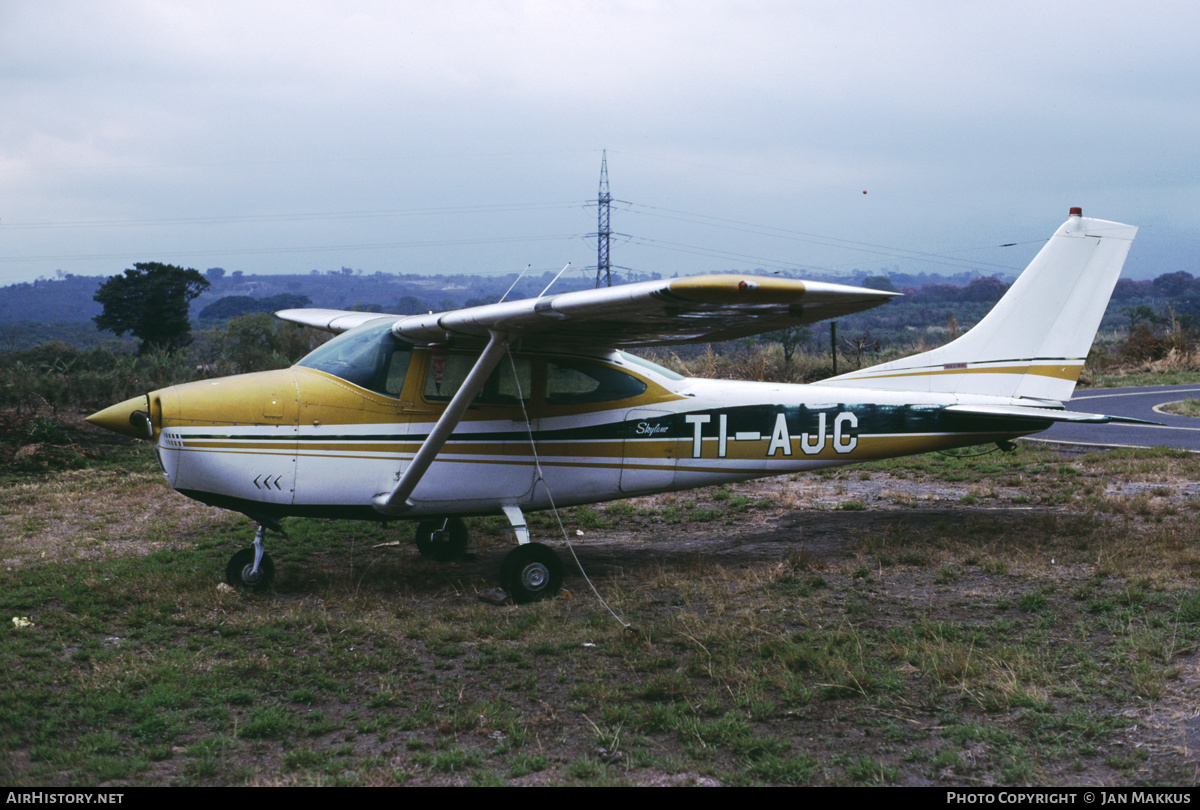 Aircraft Photo of TI-AJC | Cessna 182J Skylane | AirHistory.net #363109