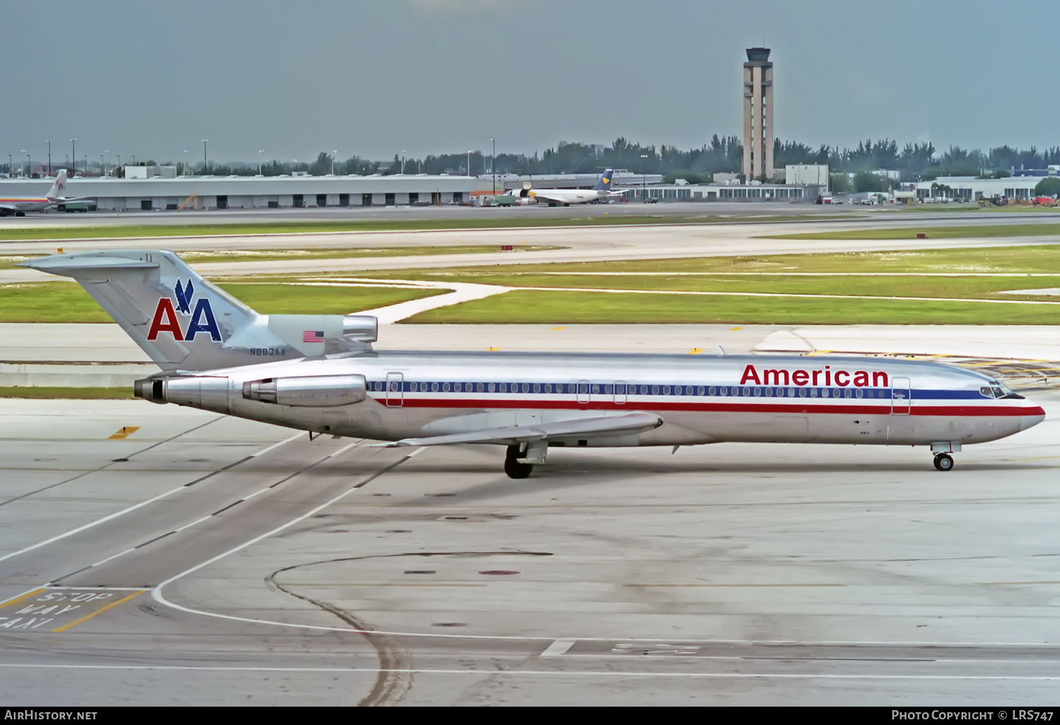 Aircraft Photo of N883AA | Boeing 727-223/Adv | American Airlines | AirHistory.net #363259