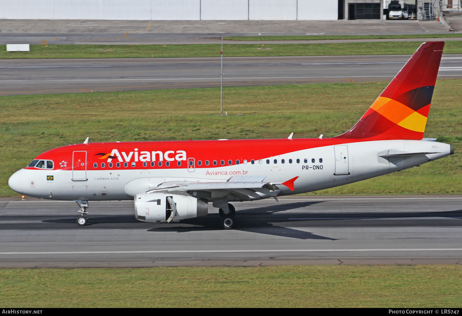 Aircraft Photo of PR-ONO | Airbus A318-121 | Avianca | AirHistory.net #363328