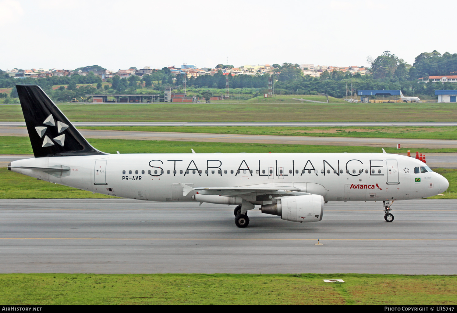 Aircraft Photo of PR-AVR | Airbus A320-214 | Avianca | AirHistory.net #363338