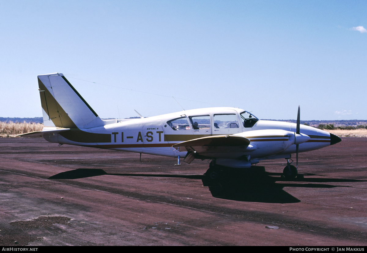 Aircraft Photo of TI-AST | Piper PA-23-250 Aztec E | AirHistory.net #363400
