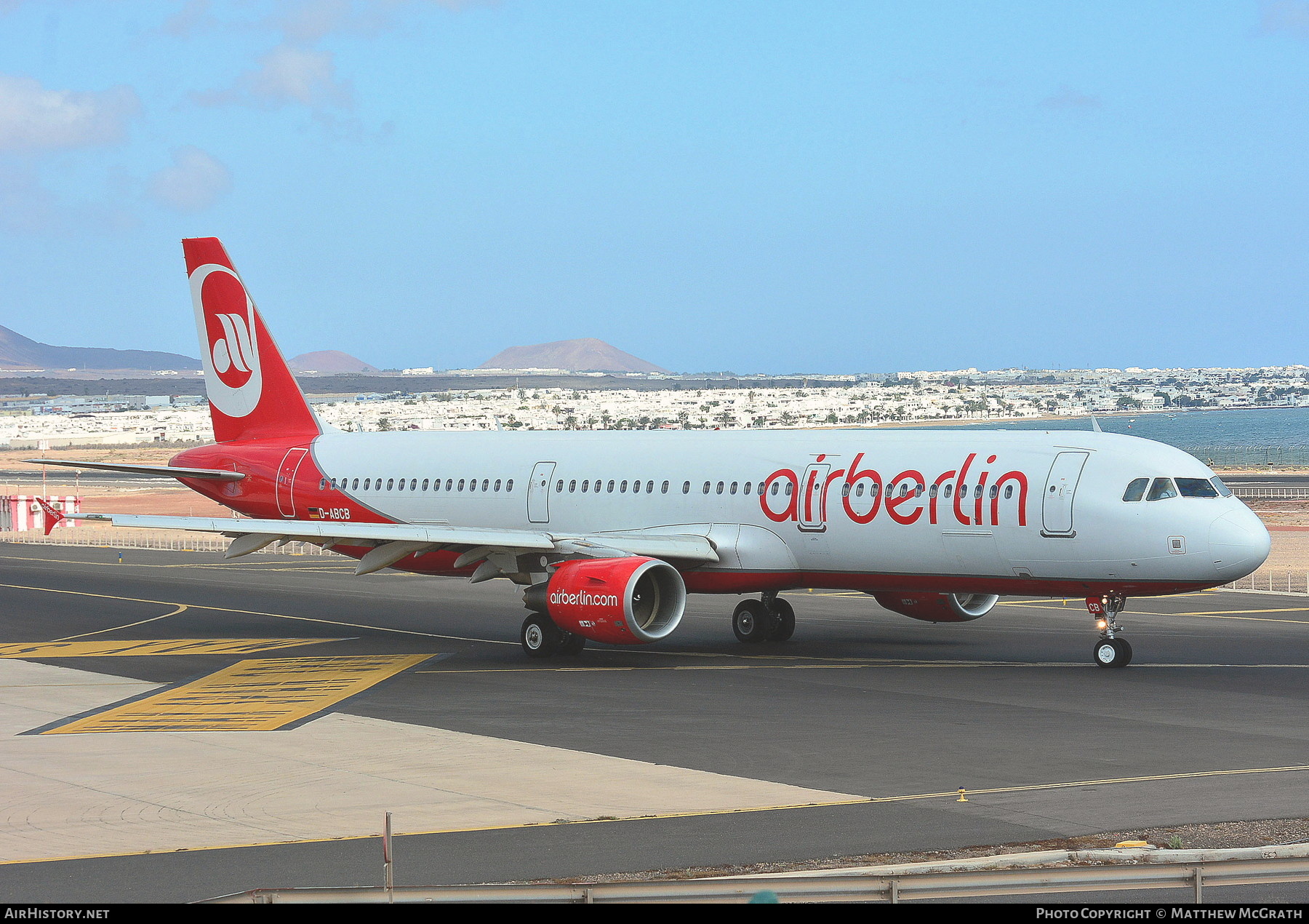 Aircraft Photo of D-ABCB | Airbus A321-211 | Air Berlin | AirHistory.net #363443