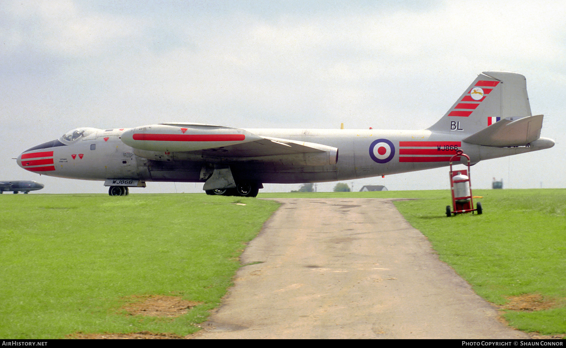 Aircraft Photo of WJ866 | English Electric Canberra T4 | UK - Air Force | AirHistory.net #363492