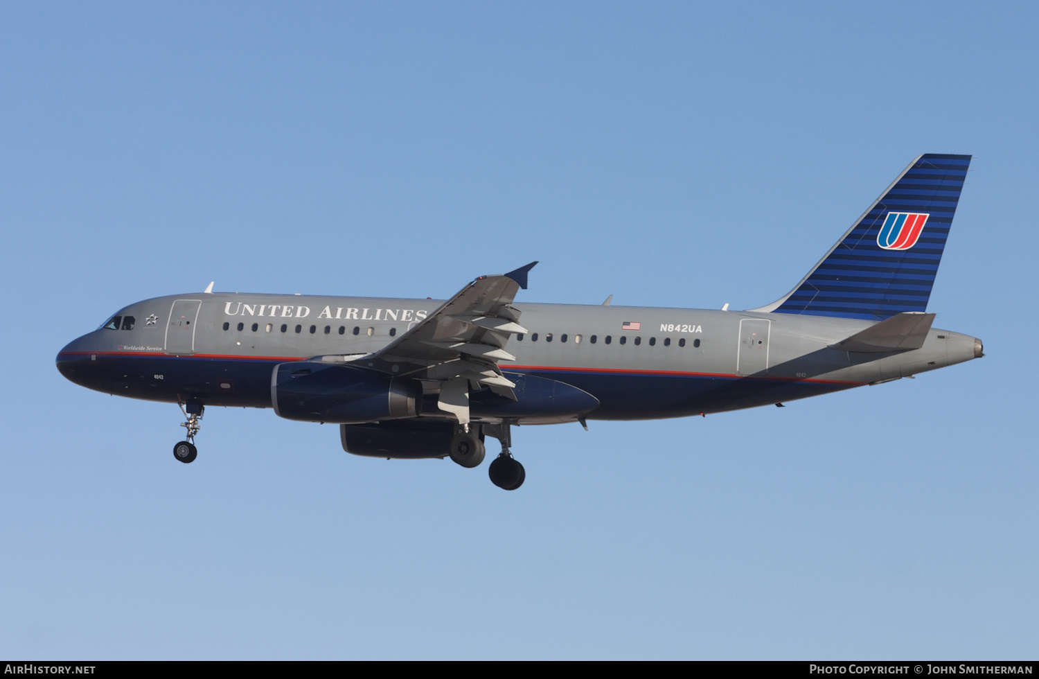 Aircraft Photo of N842UA | Airbus A319-131 | United Airlines | AirHistory.net #363614