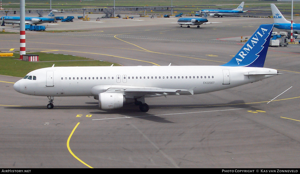 Aircraft Photo of EK-32007 | Airbus A320-211 | Armavia | AirHistory.net #363946