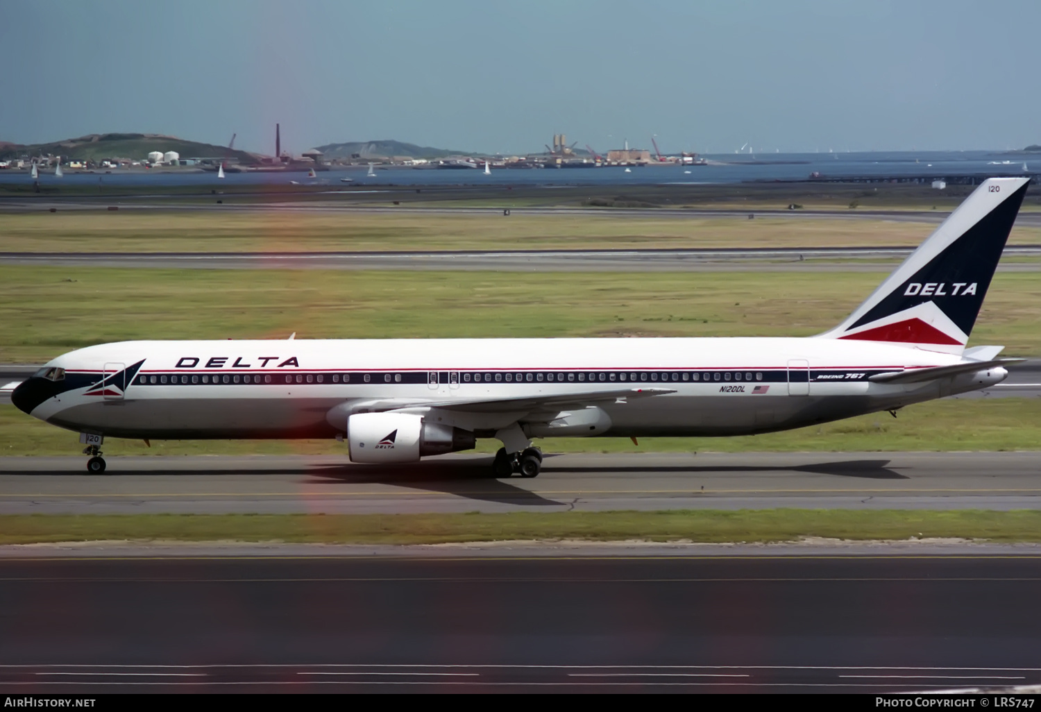 Aircraft Photo of N120DL | Boeing 767-332 | Delta Air Lines | AirHistory.net #364001
