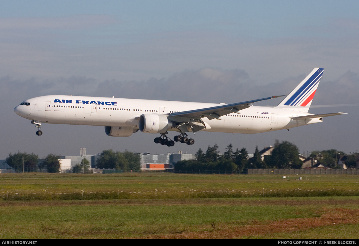 Aircraft Photo of F-GSQP | Boeing 777-328/ER | Air France | AirHistory.net #364048