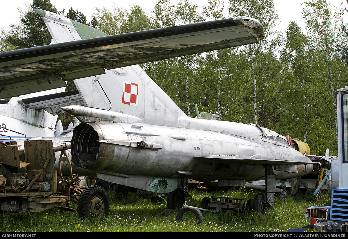 Aircraft Photo of 6510 | Mikoyan-Gurevich MiG-21UM | Poland - Air Force | AirHistory.net #364271