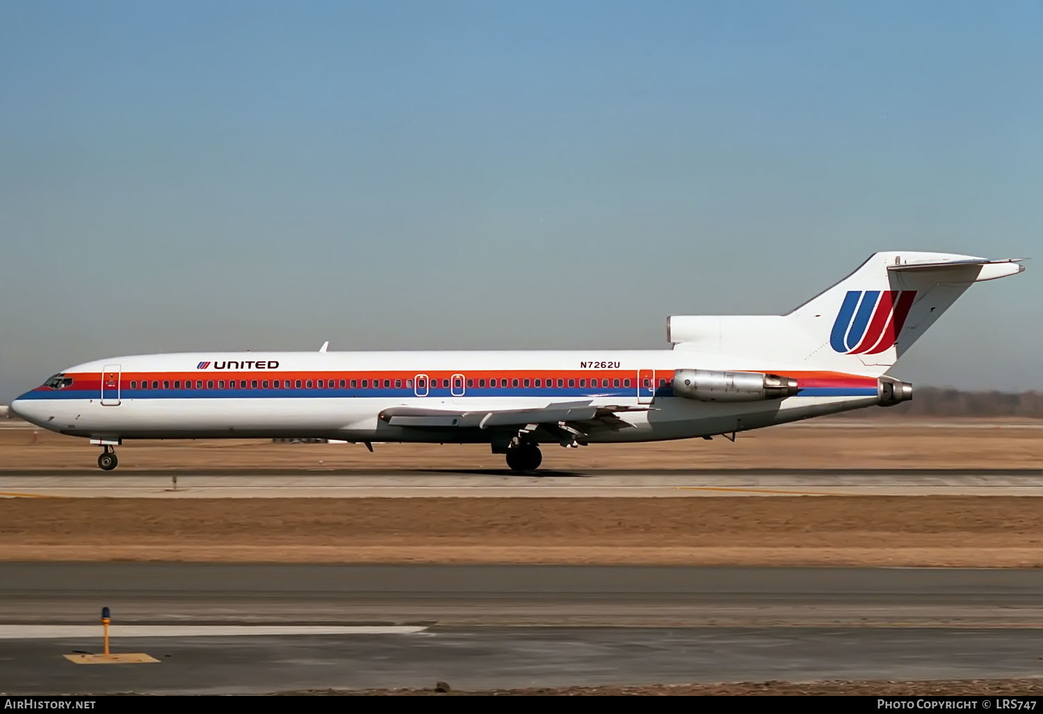 Aircraft Photo of N7262U | Boeing 727-222/Adv | United Airlines | AirHistory.net #364467