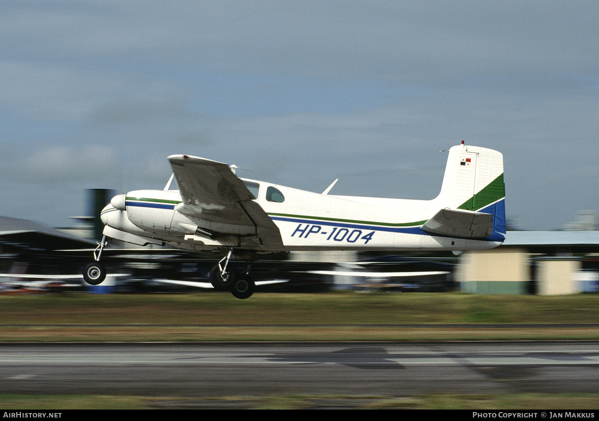 Aircraft Photo of HP-1004 | Beech 50 Twin Bonanza | AirHistory.net #364492