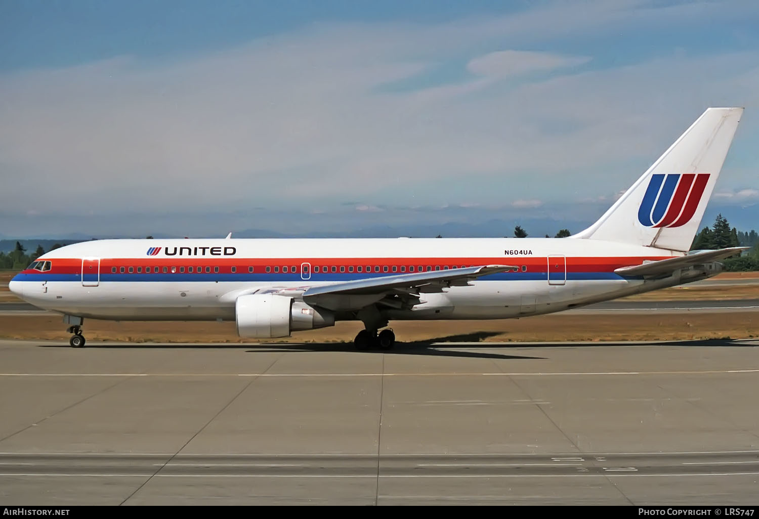 Aircraft Photo of N604UA | Boeing 767-222 | United Airlines | AirHistory.net #364497