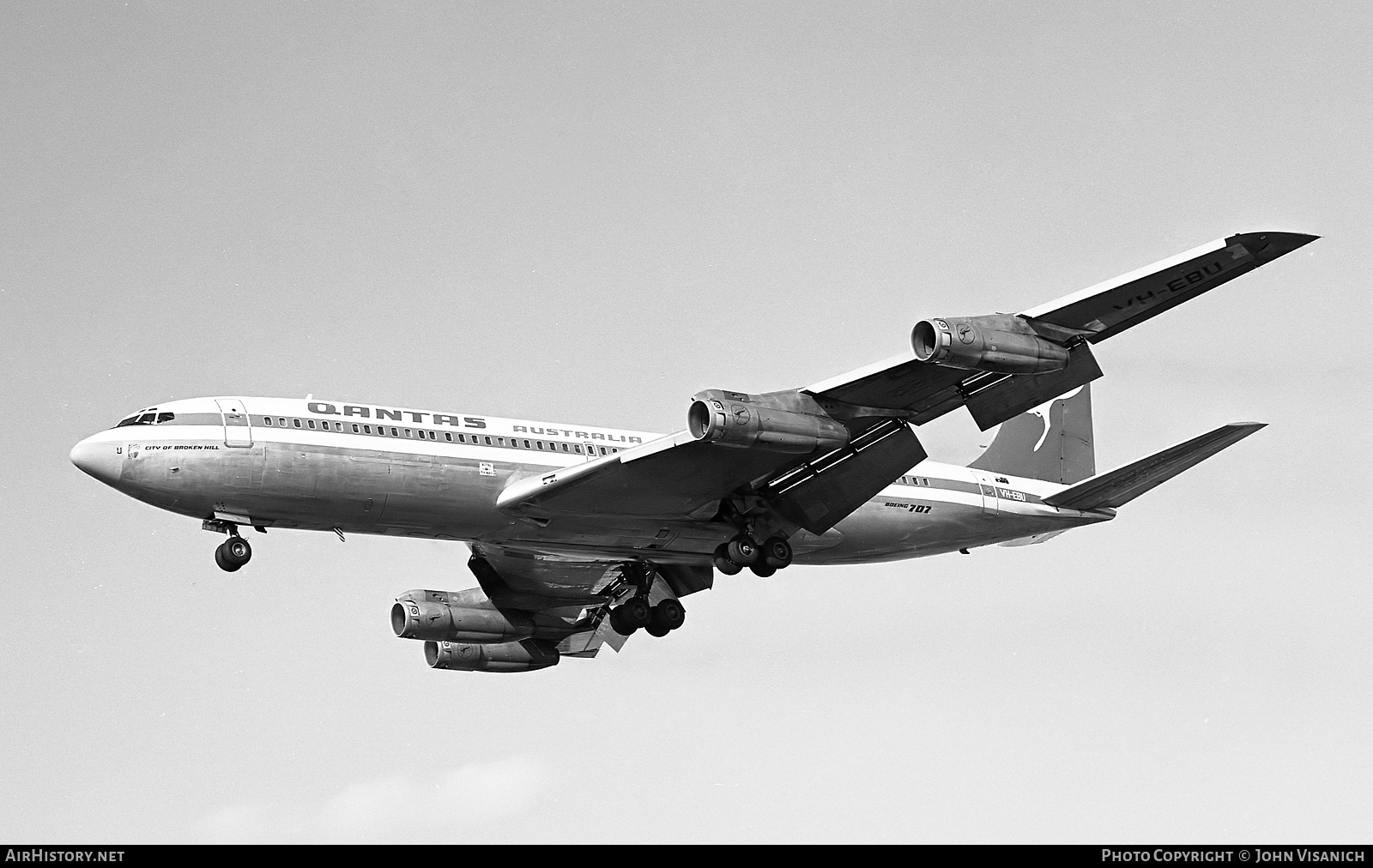 Aircraft Photo of VH-EBU | Boeing 707-338C | Qantas | AirHistory.net #364717