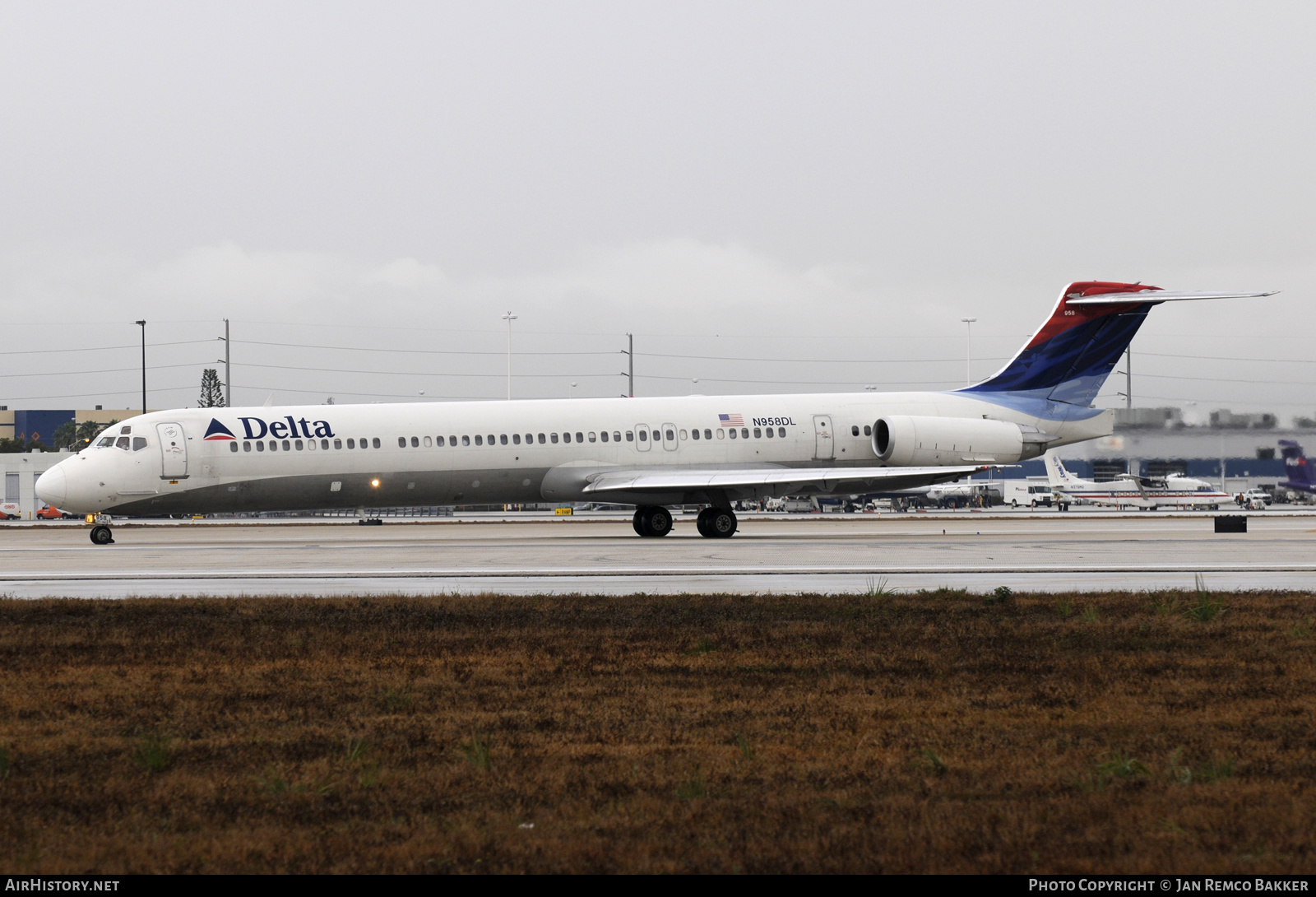 Aircraft Photo of N958DL | McDonnell Douglas MD-88 | Delta Air Lines | AirHistory.net #364783