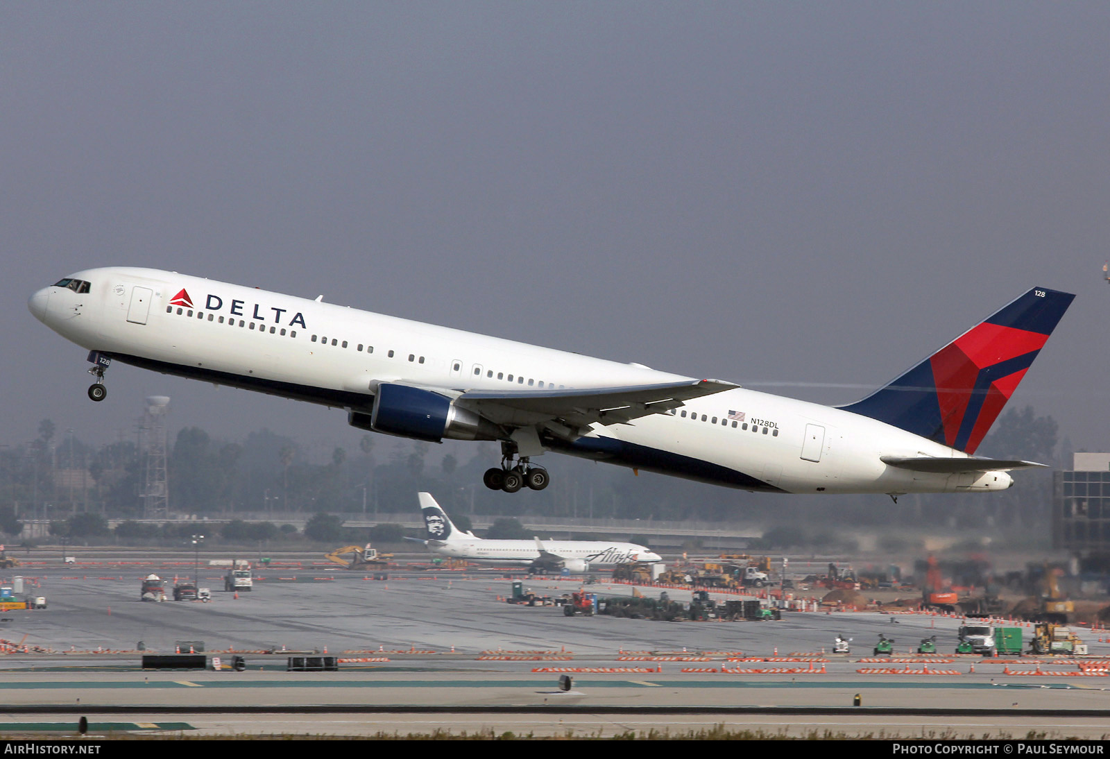 Aircraft Photo of N128DL | Boeing 767-332 | Delta Air Lines | AirHistory.net #364798