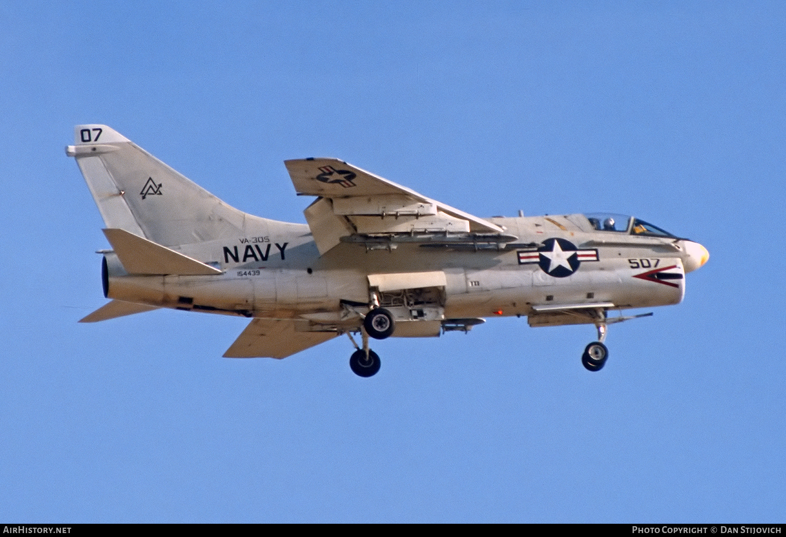 Aircraft Photo of 154439 | LTV A-7B Corsair II | USA - Navy | AirHistory.net #365115