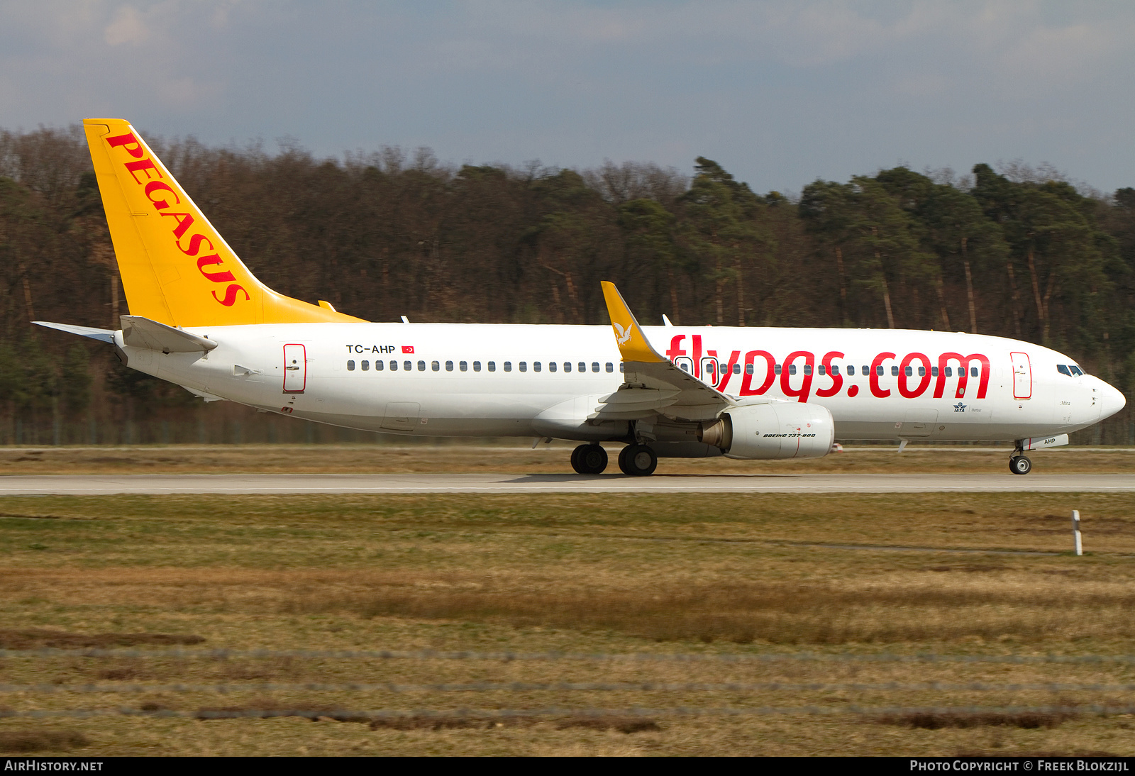 Aircraft Photo of TC-AHP | Boeing 737-82R | Pegasus Airlines | AirHistory.net #365123