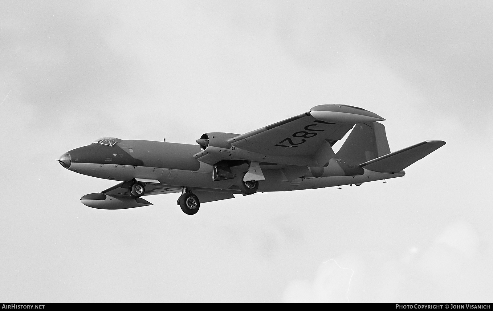 Aircraft Photo of WJ821 | English Electric Canberra PR7 | UK - Air Force | AirHistory.net #365166