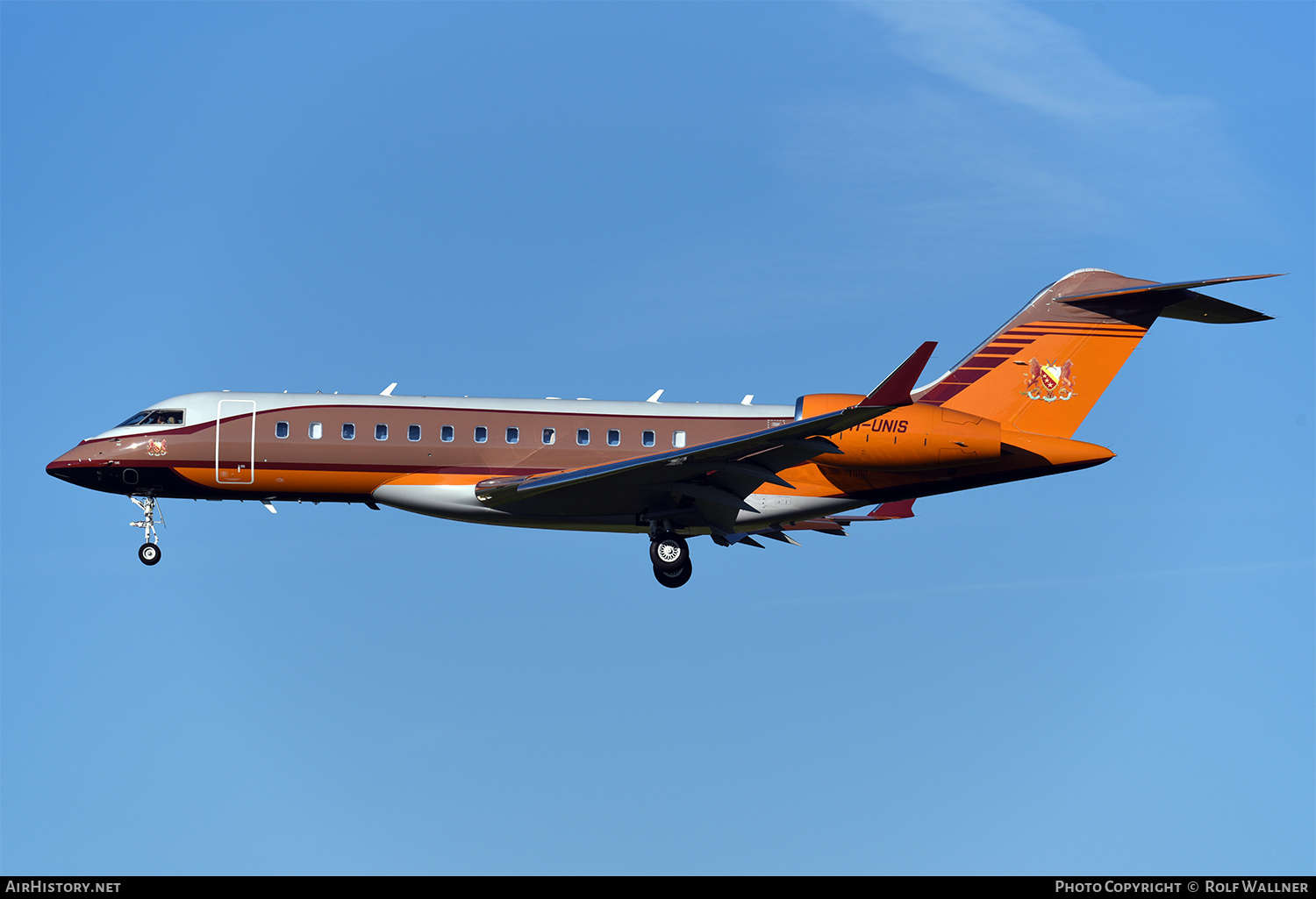 Aircraft Photo of M-UNIS | Bombardier Global Express (BD-700-1A10) | AirHistory.net #365198