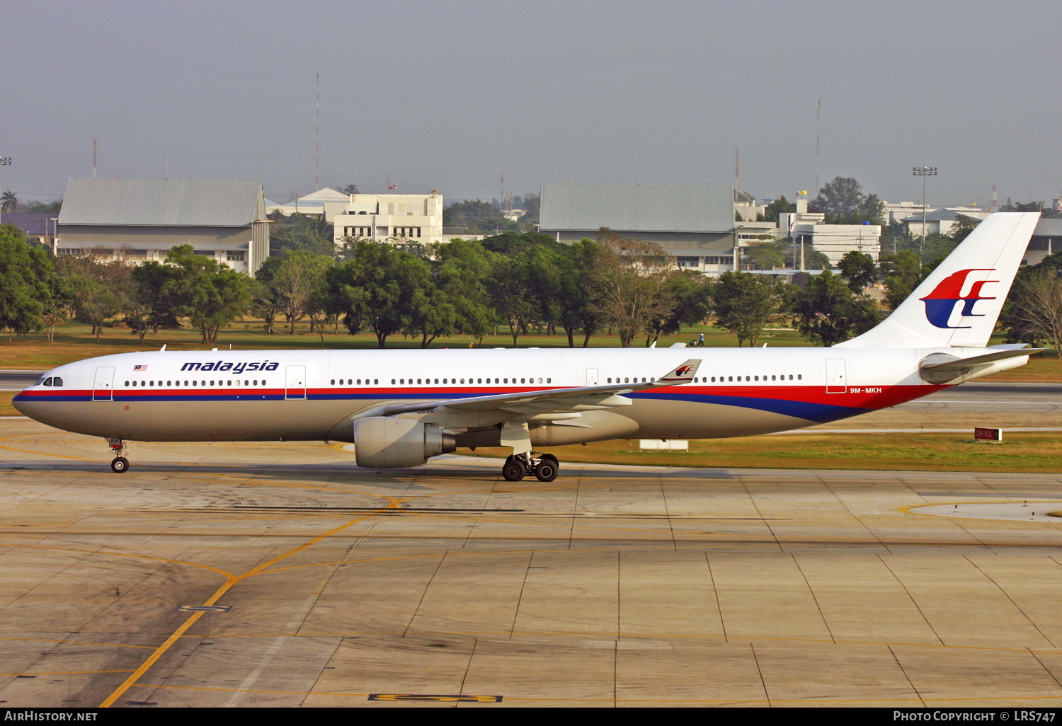 Aircraft Photo of 9M-MKH | Airbus A330-322 | Malaysia Airlines | AirHistory.net #365261