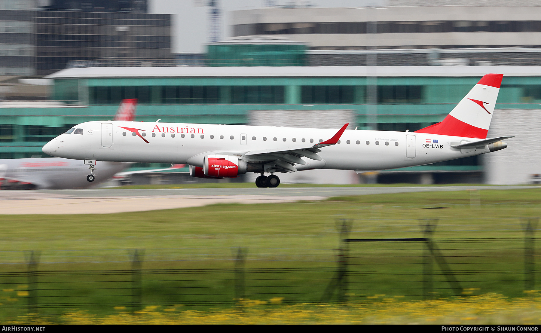 Aircraft Photo of OE-LWB | Embraer 195LR (ERJ-190-200LR) | Austrian Airlines | AirHistory.net #365284