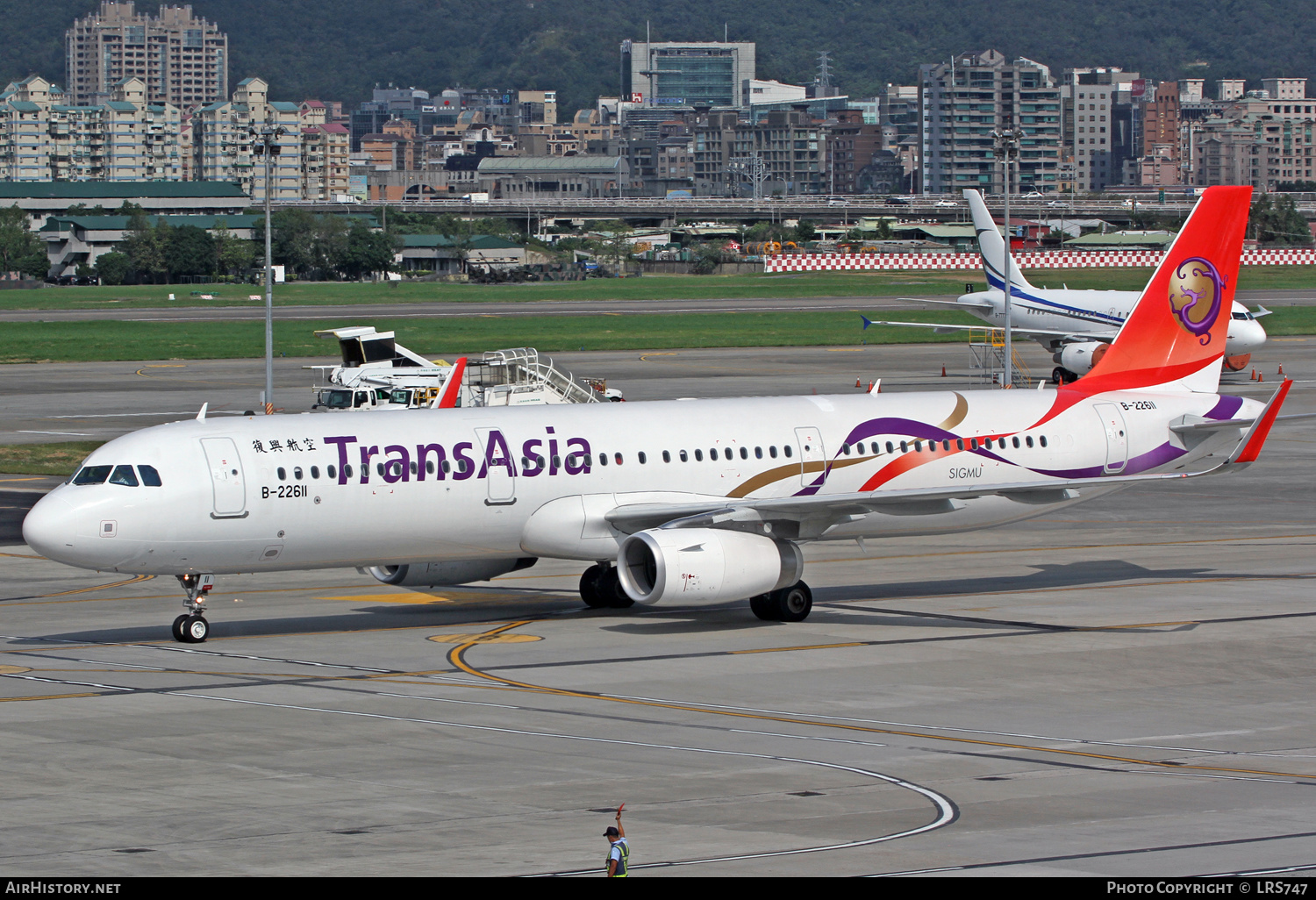 Aircraft Photo of B-22611 | Airbus A321-231 | TransAsia Airways | AirHistory.net #365330