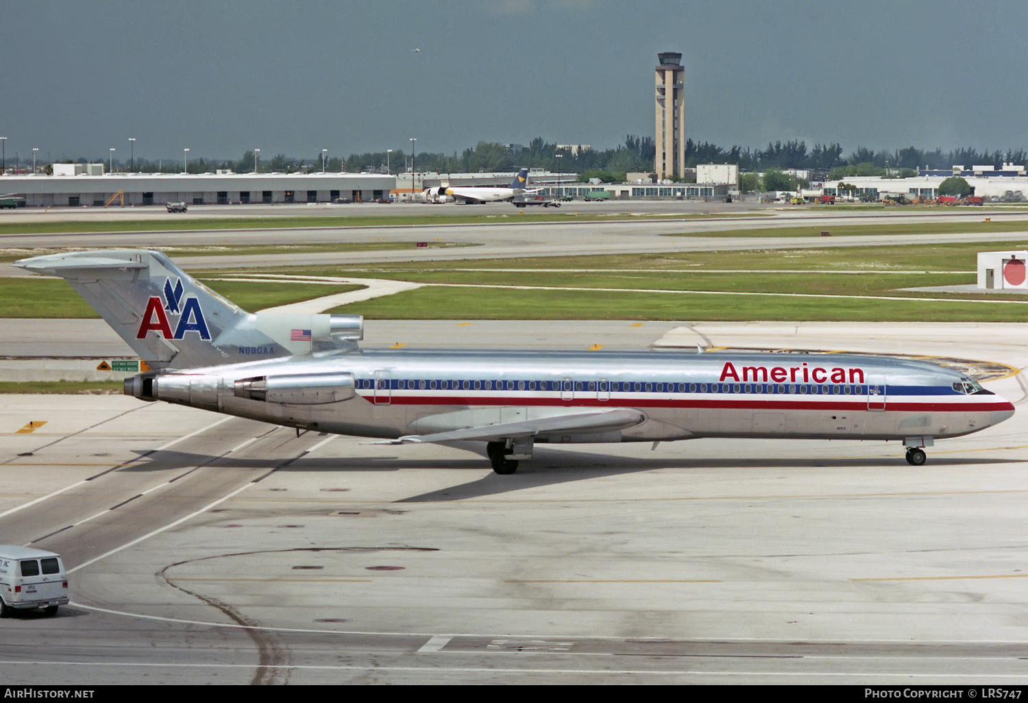 Aircraft Photo of N890AA | Boeing 727-223/Adv | American Airlines | AirHistory.net #365497