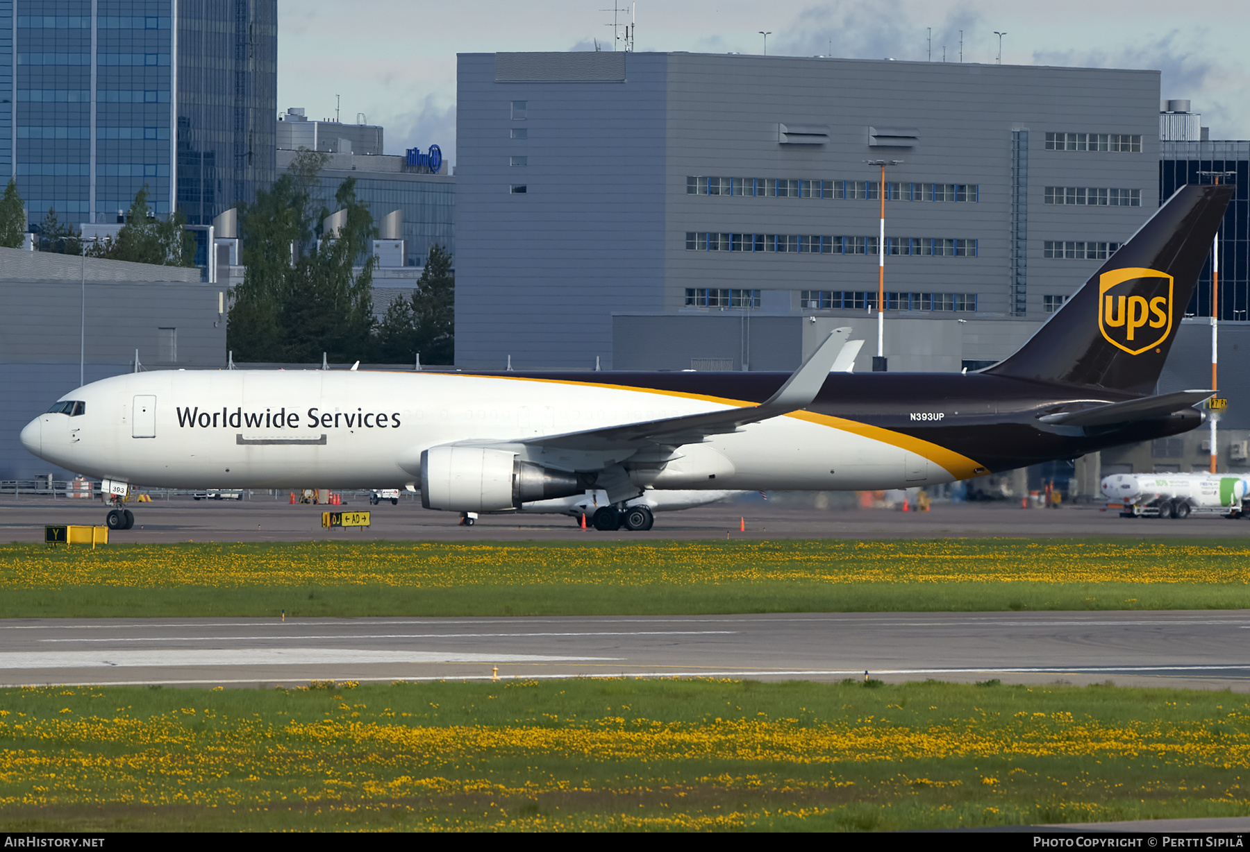 Aircraft Photo of N393UP | Boeing 767-316/ER(BDSF) | United Parcel Service - UPS | AirHistory.net #365553