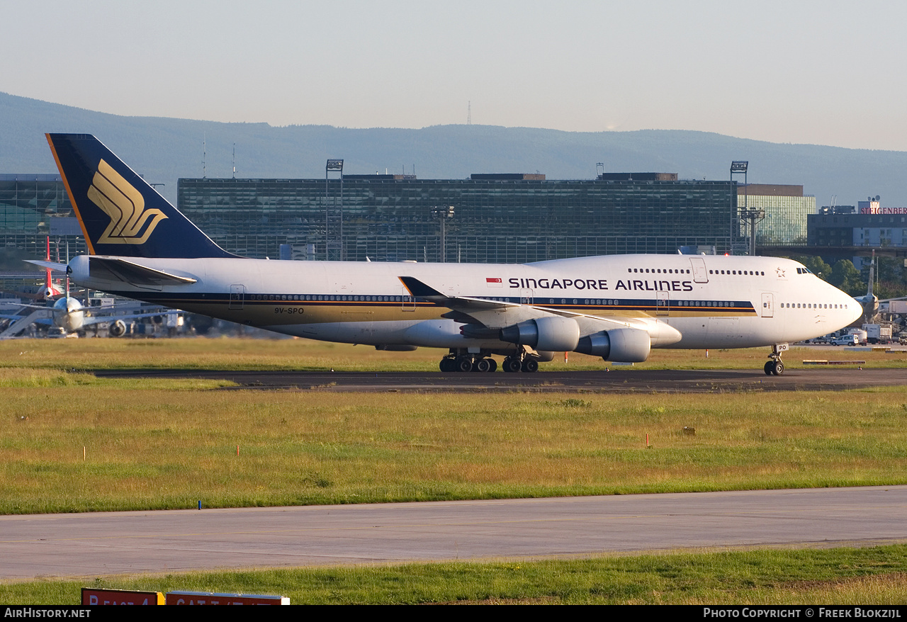 Aircraft Photo of 9V-SPO | Boeing 747-412 | Singapore Airlines | AirHistory.net #365621