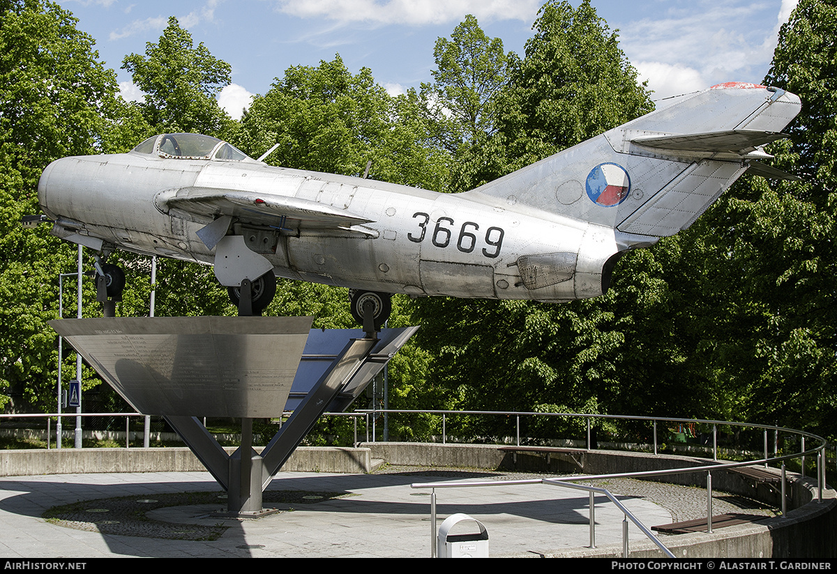 Aircraft Photo of 3669 | Aero S-103 (MiG-15bis) | Czechoslovakia - Air Force | AirHistory.net #365988