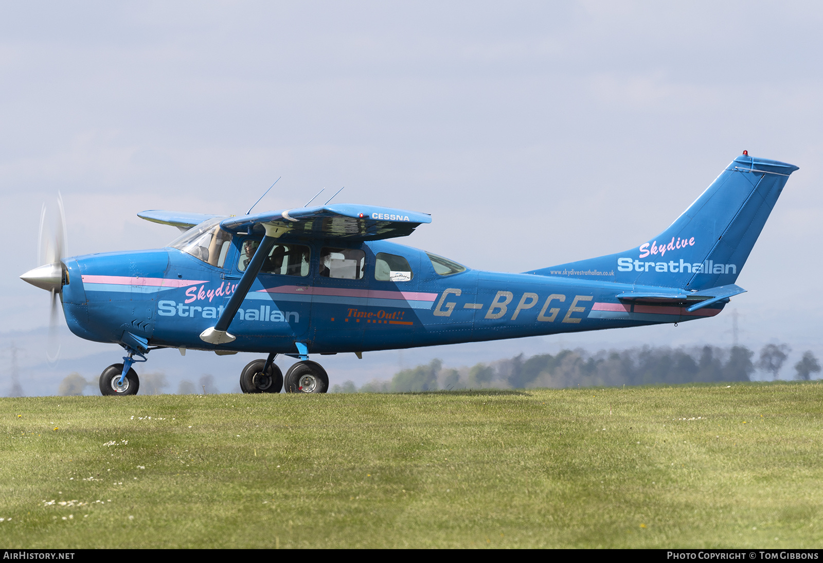 Aircraft Photo of G-BPGE | Cessna U206C Super Skywagon | Skydive Strathallan | AirHistory.net #366001