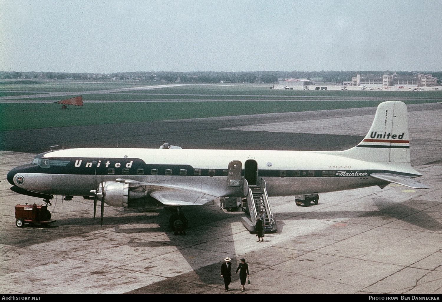 Aircraft Photo of N37521 | Douglas DC-6 | United Air Lines | AirHistory.net #366036