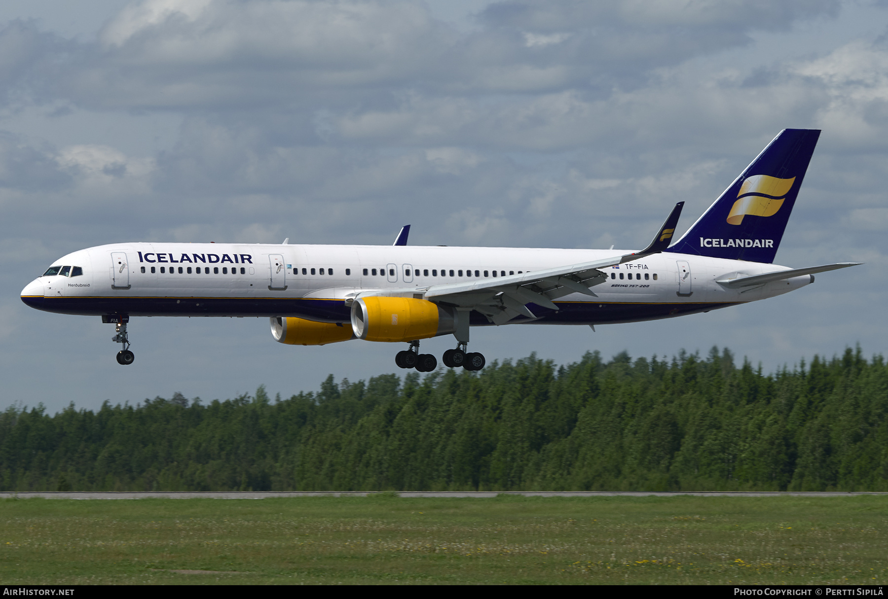 Aircraft Photo of TF-FIA | Boeing 757-256 | Icelandair | AirHistory.net #366084