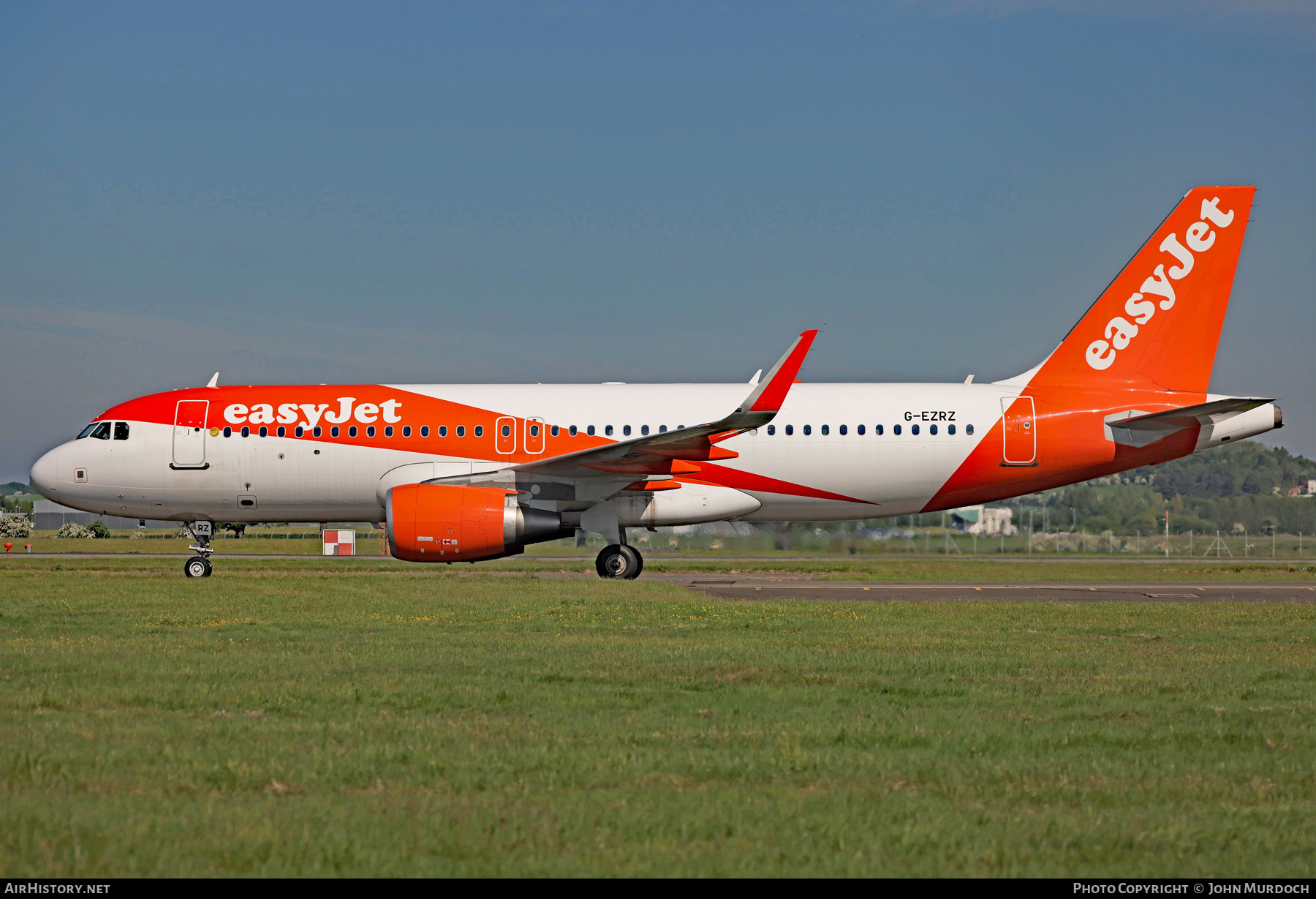 Aircraft Photo of G-EZRZ | Airbus A320-214 | EasyJet | AirHistory.net #366107