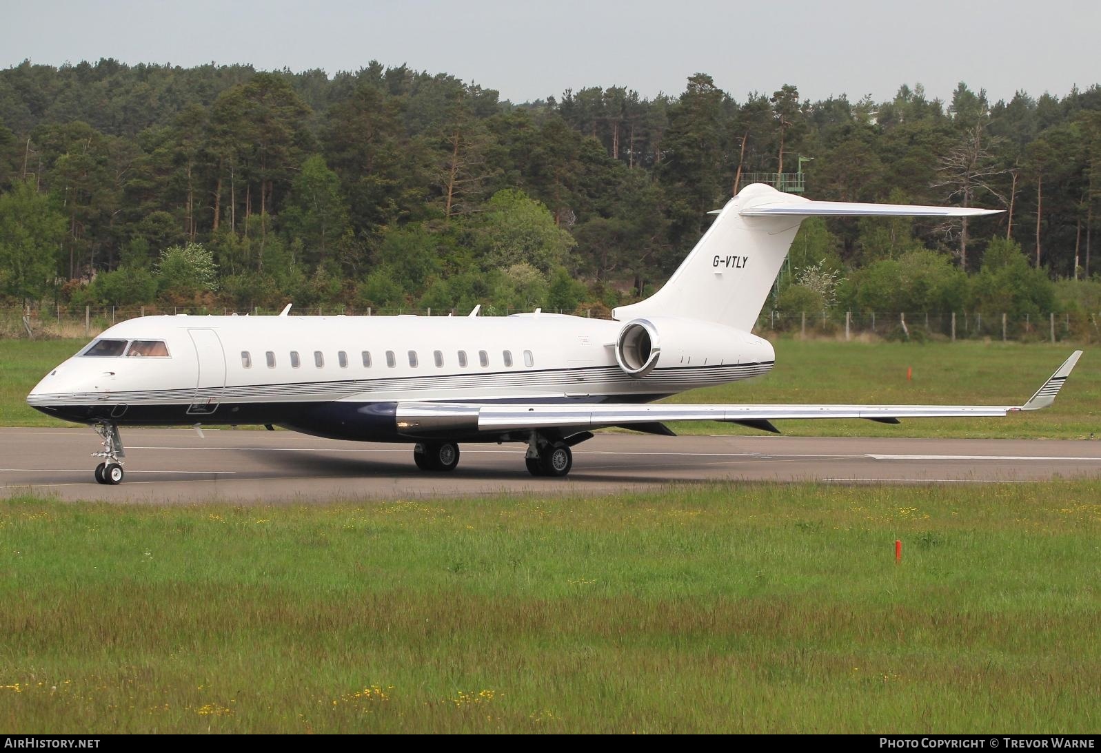 Aircraft Photo of G-VTLY | Bombardier Global 6000 (BD-700-1A10) | AirHistory.net #366132