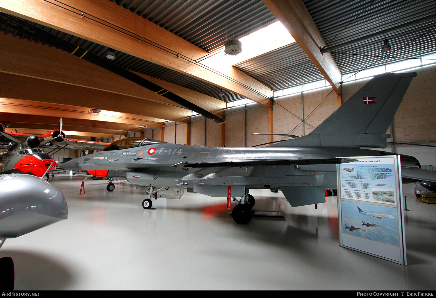 Aircraft Photo of E-174 | General Dynamics F-16A Fighting Falcon | Denmark - Air Force | AirHistory.net #366203