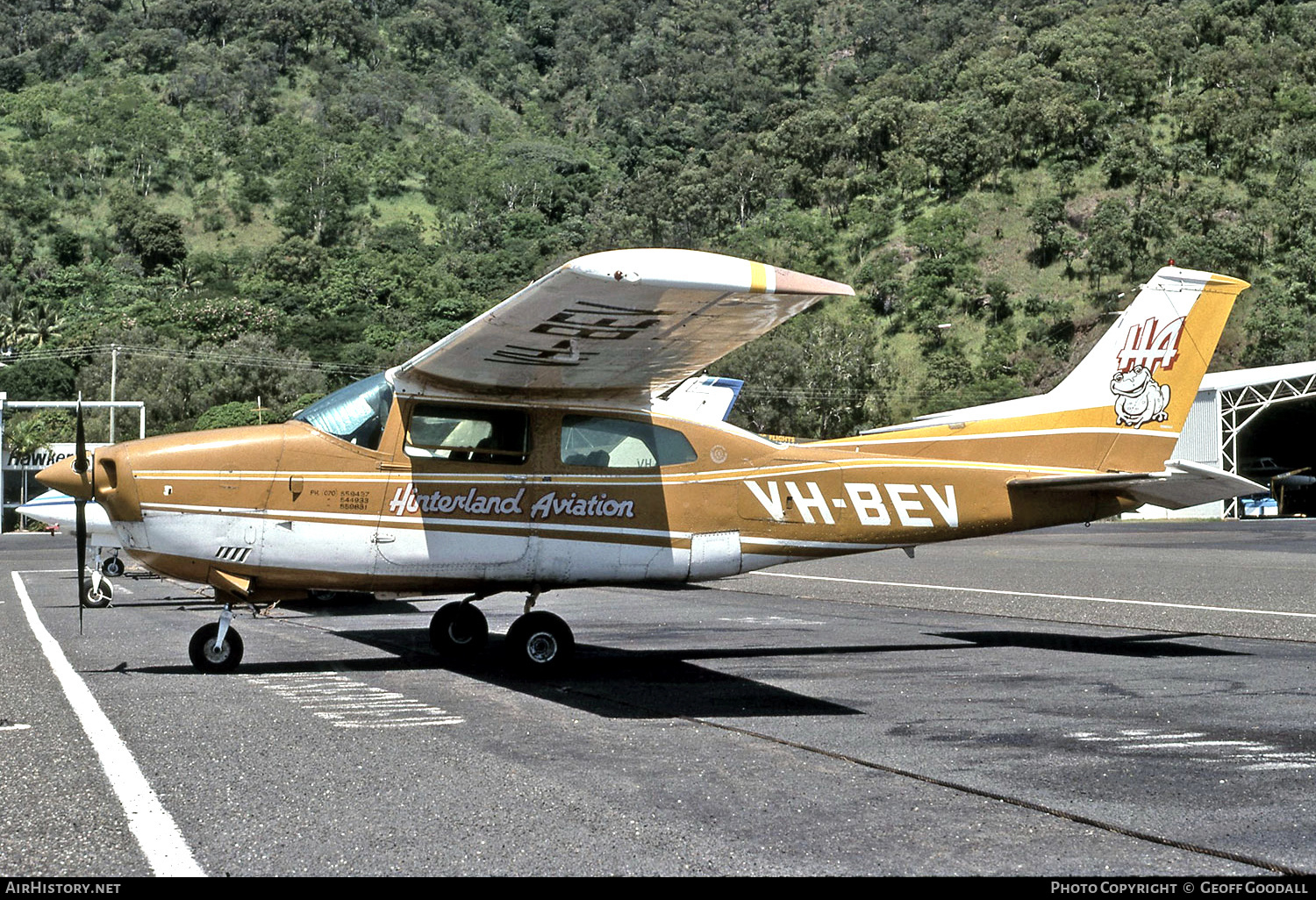 Aircraft Photo of VH-BEV | Cessna 210L Centurion | Hinterland Aviation | AirHistory.net #366227