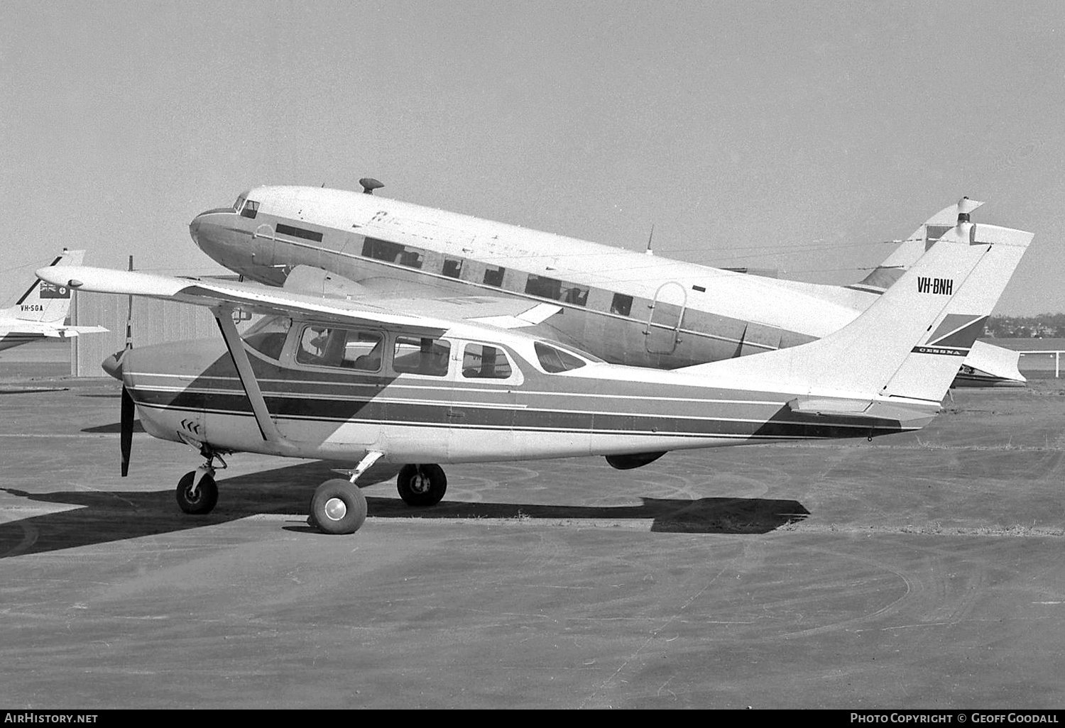 Aircraft Photo of VH-BNH | Cessna 210-5 | AirHistory.net #366398