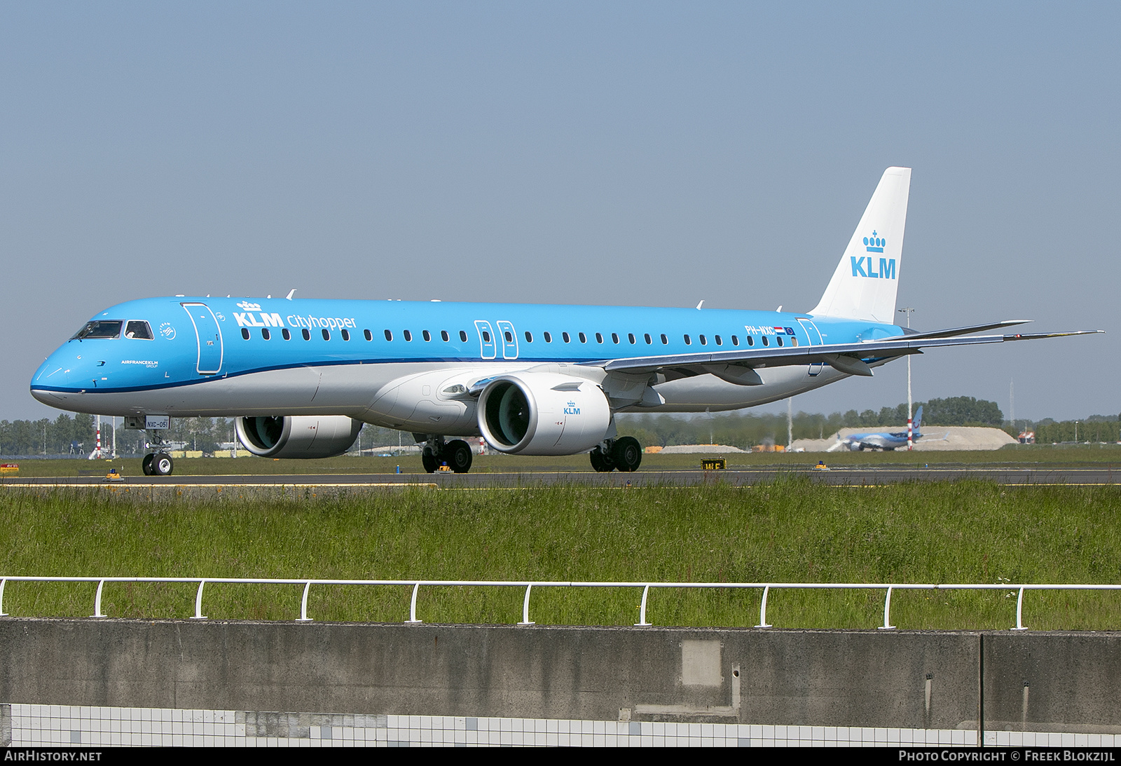 Aircraft Photo of PH-NXC | Embraer 195-E2 (ERJ-190-400) | KLM Cityhopper | AirHistory.net #366427