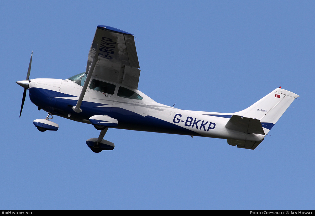 Aircraft Photo of G-BKKP | Cessna 182R Skylane | AirHistory.net #366498