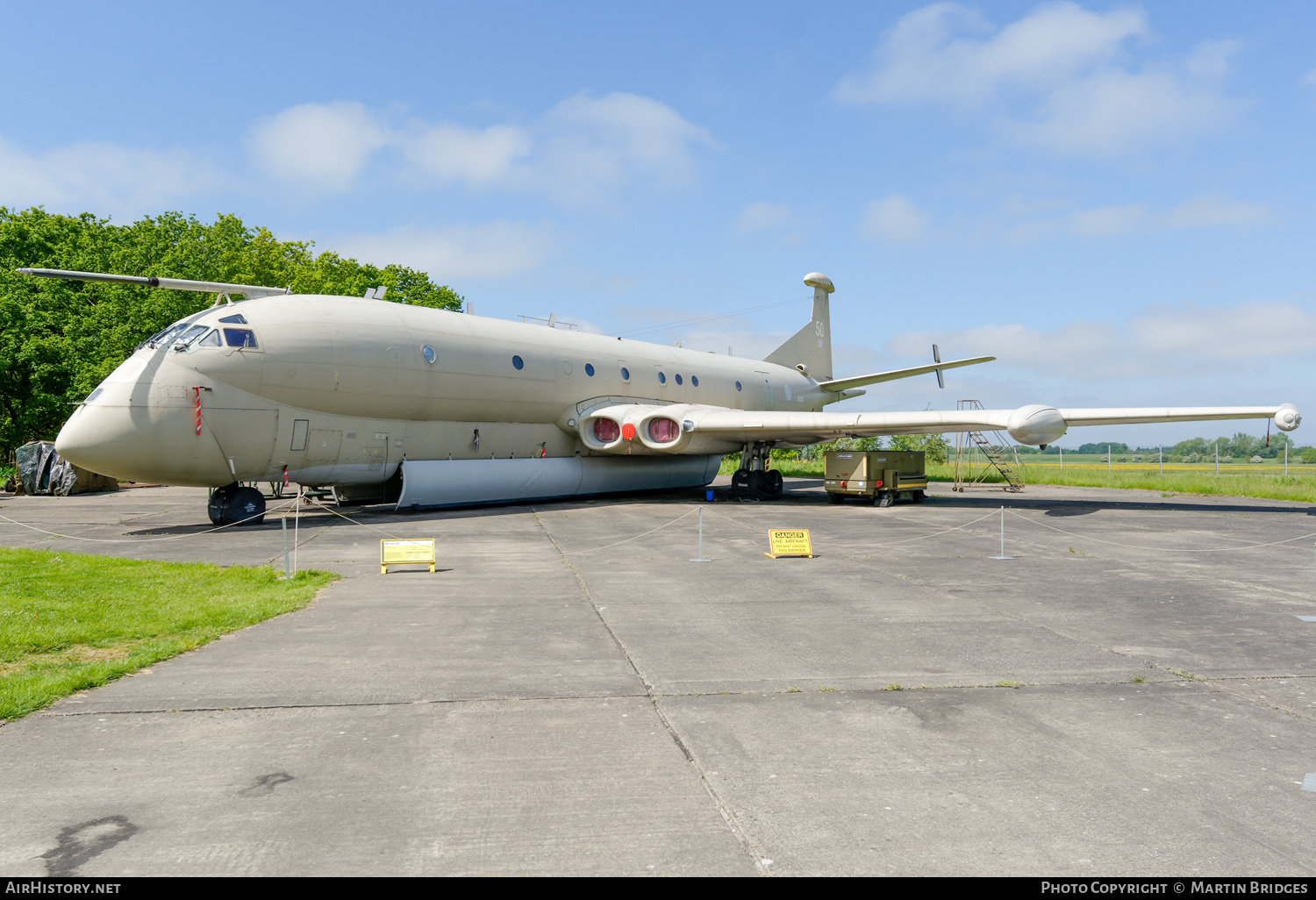 Aircraft Photo of XV250 | Hawker Siddeley HS-801 Nimrod MR.2P | UK - Air Force | AirHistory.net #366502