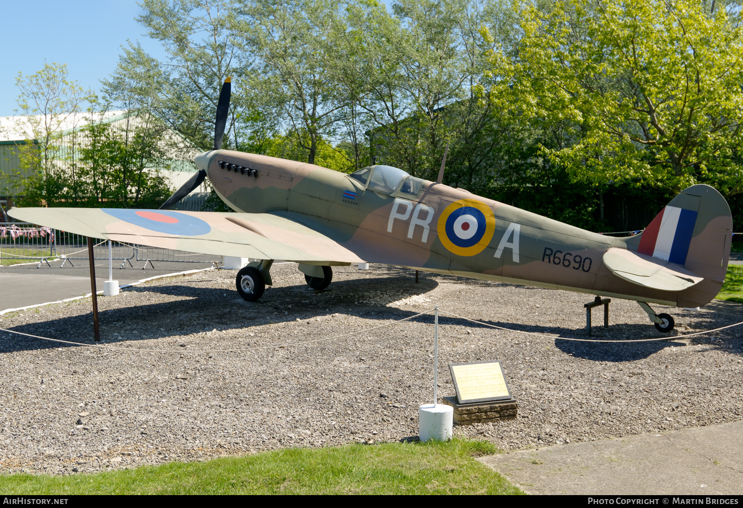 Aircraft Photo of R6690 | Supermarine Spitfire (model) | UK - Air Force | AirHistory.net #366527