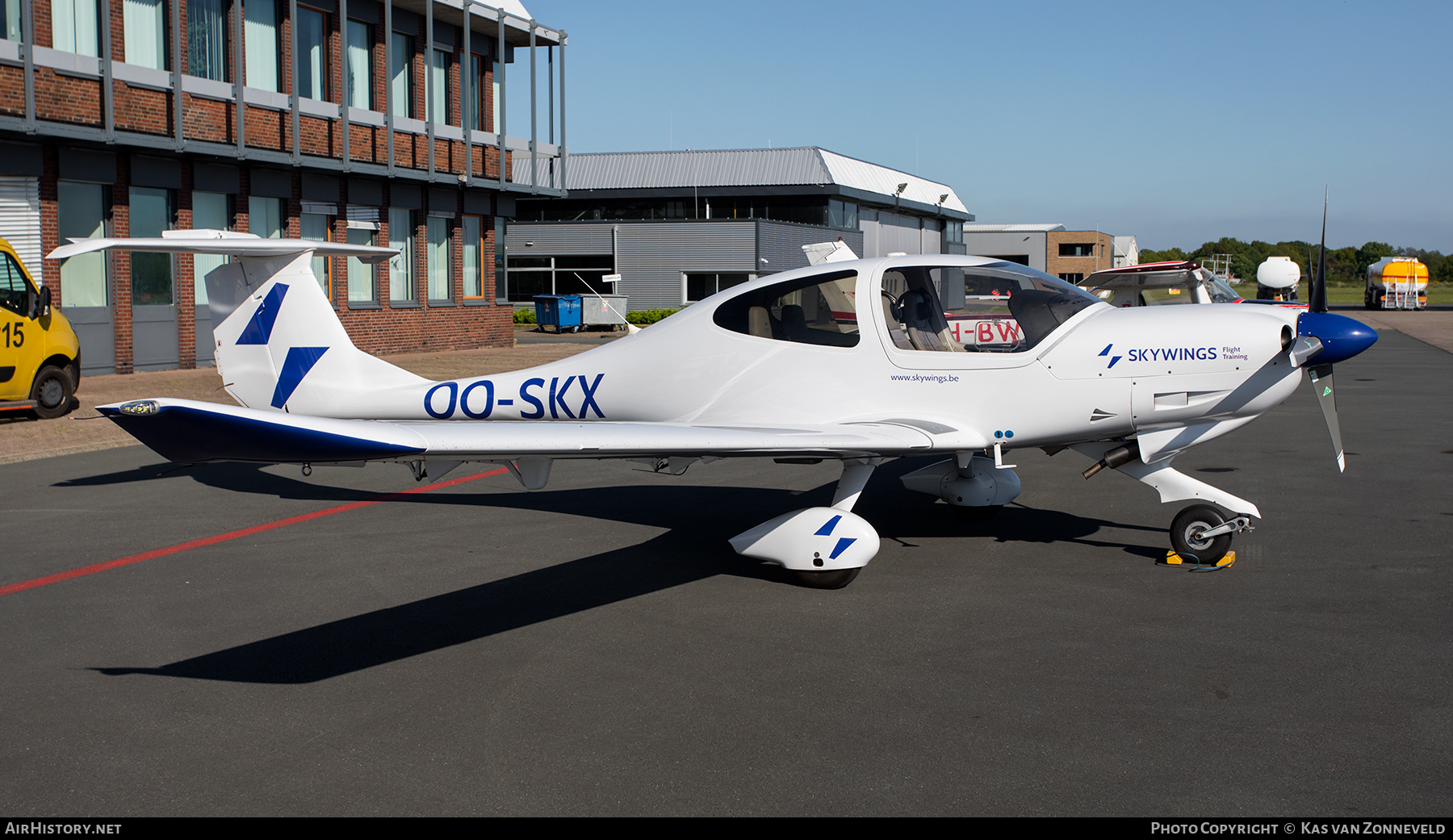 Aircraft Photo of OO-SKX | Diamond DA40D Diamond Star TDI | Skywings Flight Training | AirHistory.net #366643