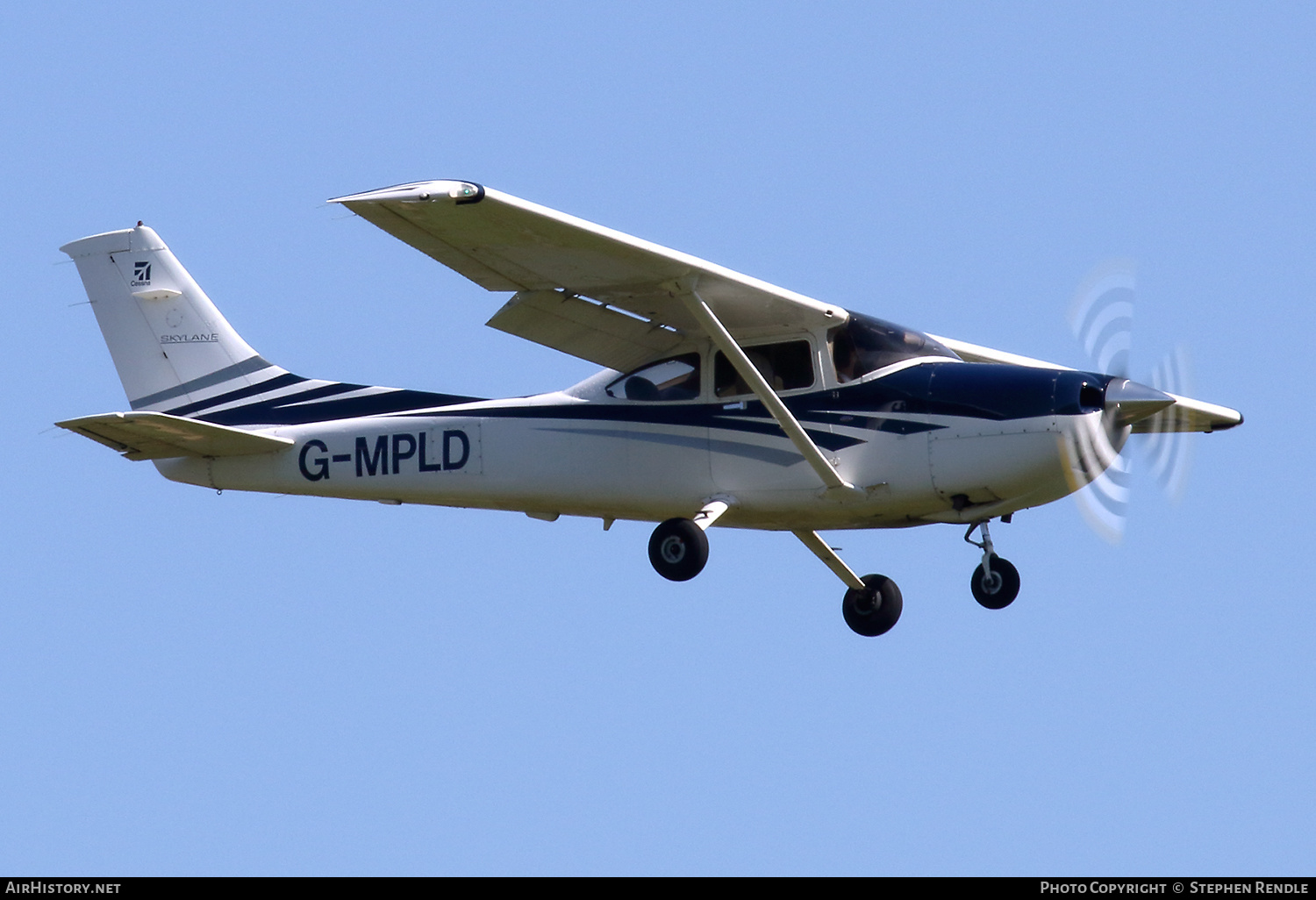 Aircraft Photo of G-MPLD | Cessna 182T Skylane | AirHistory.net #366663