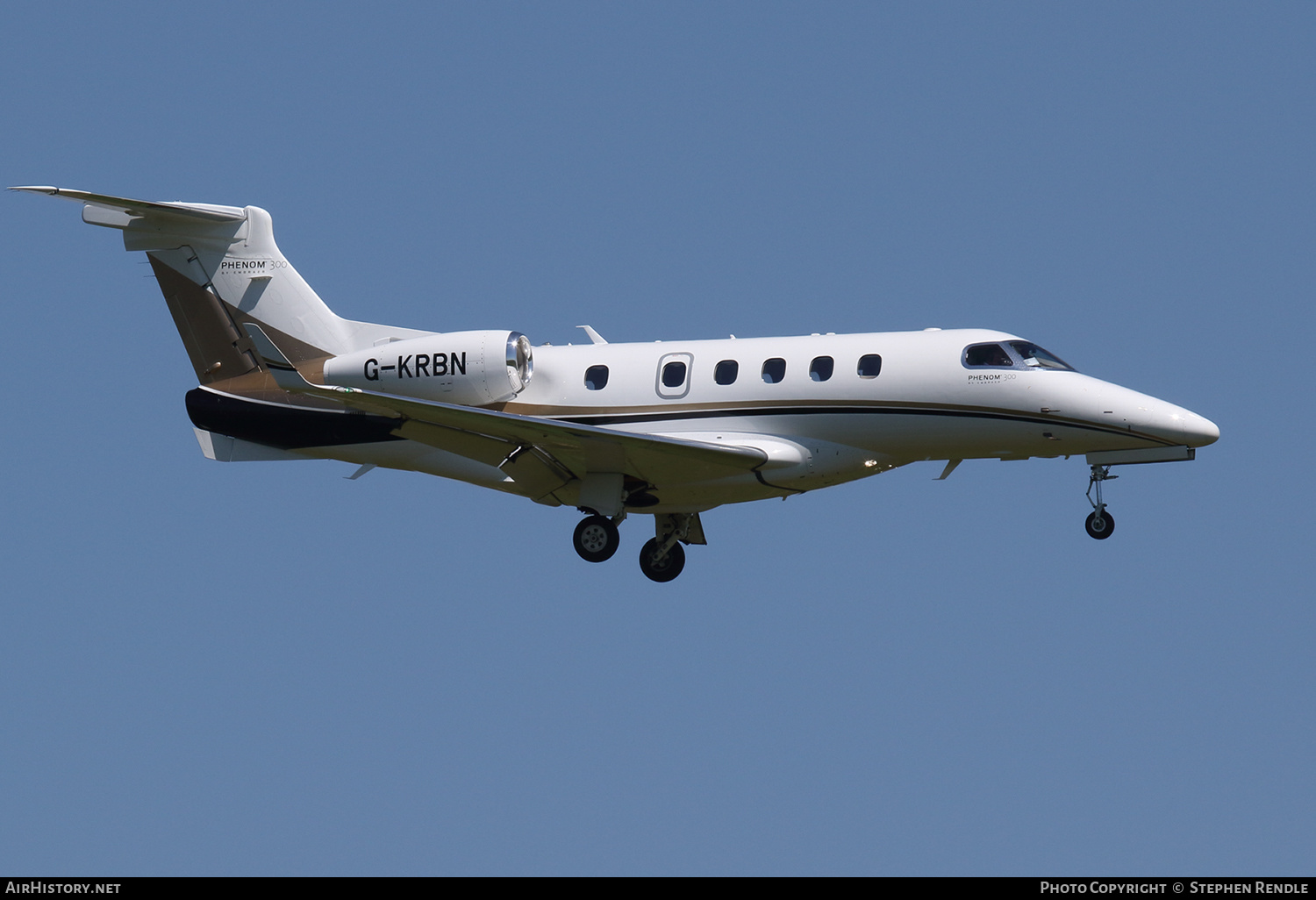Aircraft Photo of G-KRBN | Embraer EMB-505 Phenom 300 | AirHistory.net #366668