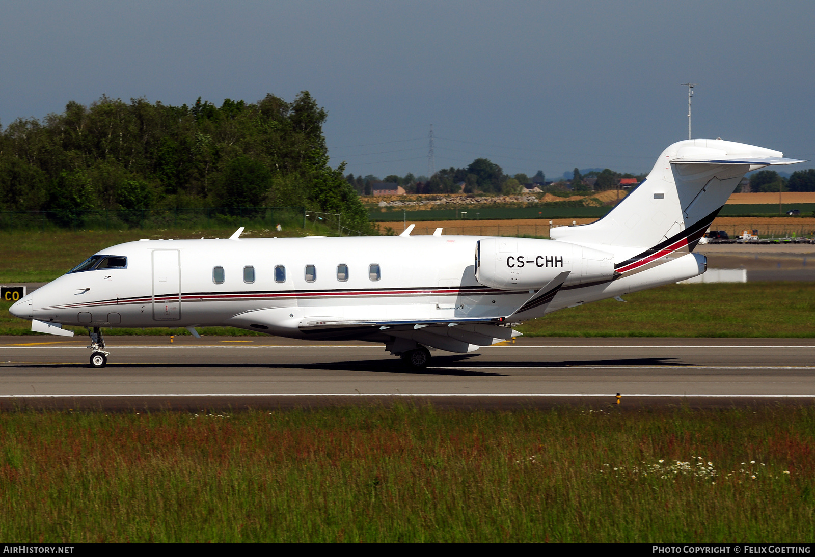 Aircraft Photo of CS-CHH | Bombardier Challenger 350 (BD-100-1A10) | AirHistory.net #366760