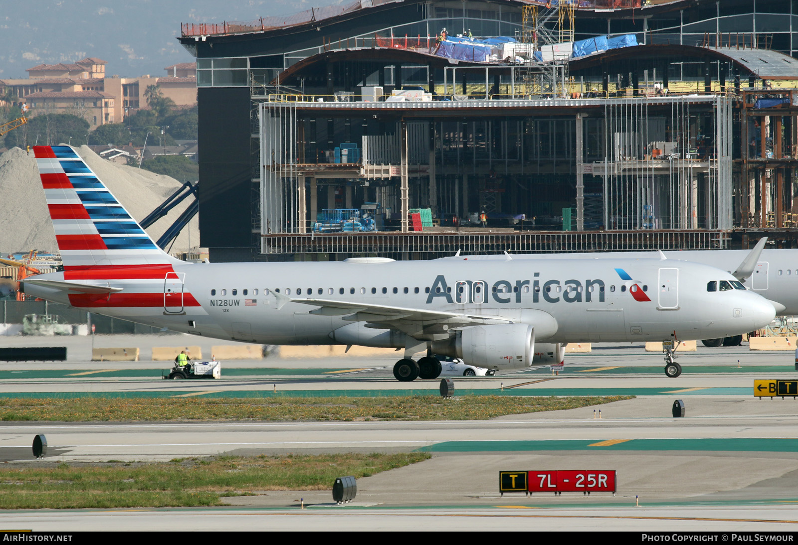 Aircraft Photo of N128UW | Airbus A320-214 | American Airlines | AirHistory.net #366949