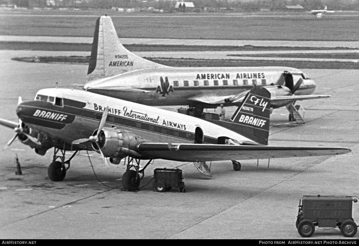 Aircraft Photo of N28679 | Douglas C-47A Skytrain | Braniff International Airways | AirHistory.net #366998