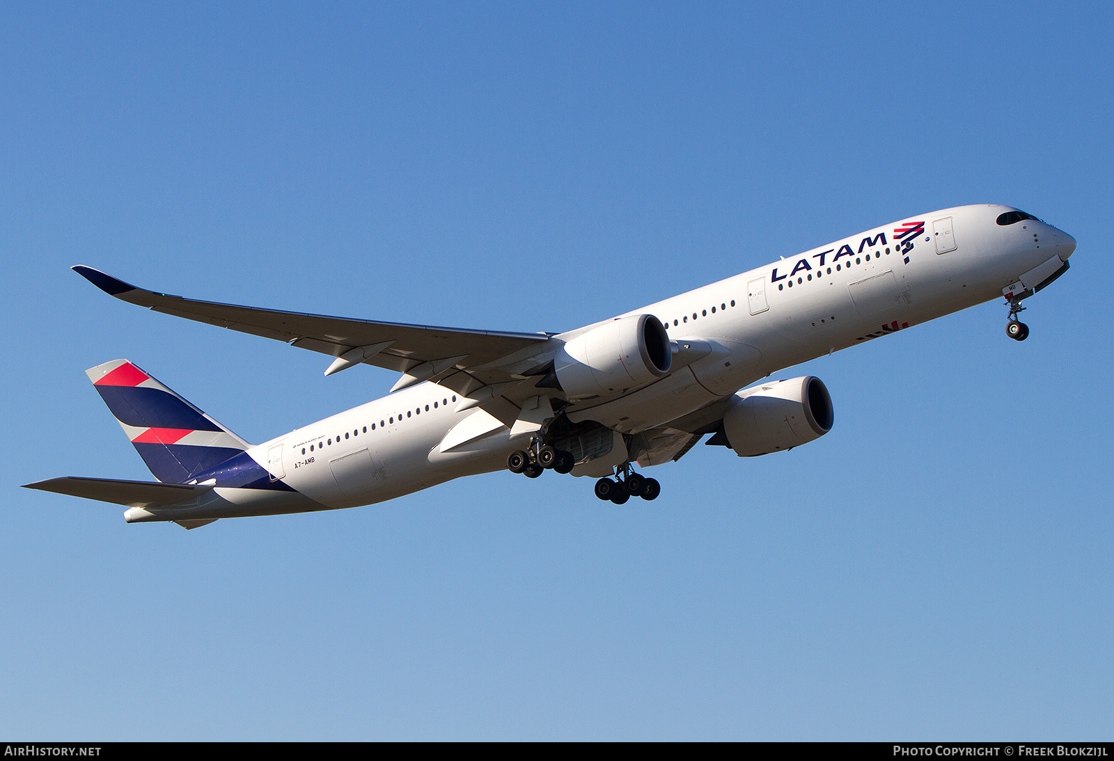Aircraft Photo of A7-AMB | Airbus A350-941 | LATAM Airlines | AirHistory.net #367174