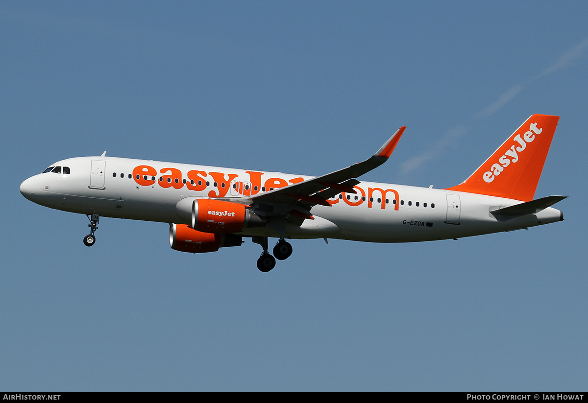 Aircraft Photo of G-EZOA | Airbus A320-214 | EasyJet | AirHistory.net #367314