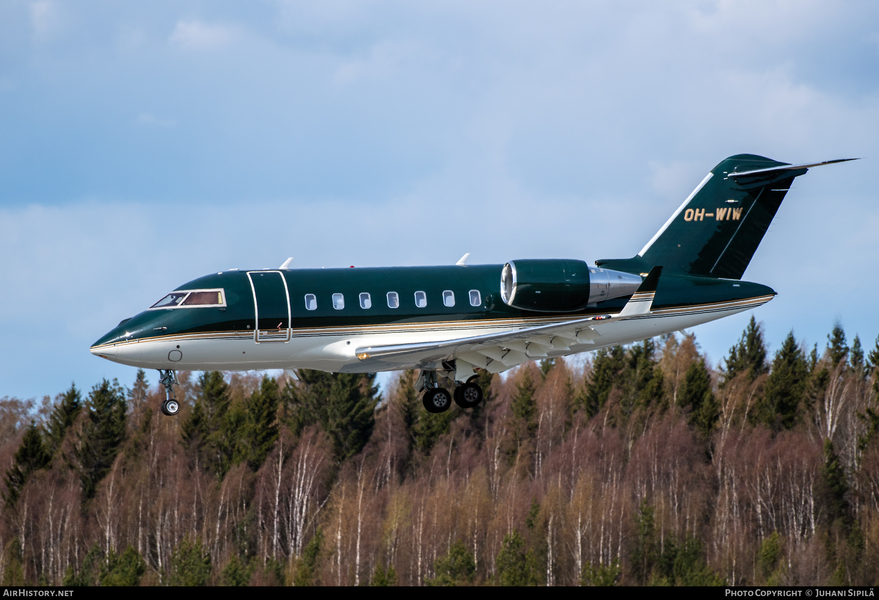 Aircraft Photo of OH-WIW | Bombardier Challenger 650 (CL-600-2B16) | AirHistory.net #367360